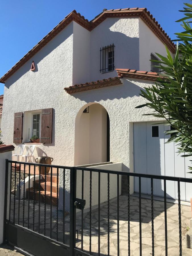 Meuble Trois Etoiles Au Premier Etage D'Une Maison Typique Saint-Cyprien (Pyrenees-Orientales) Exterior foto